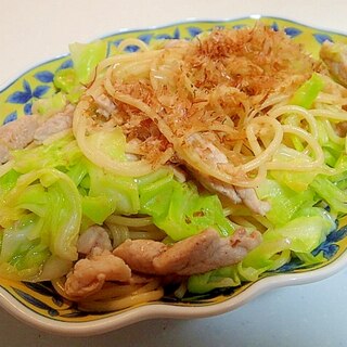 白だしとはるかで　豚肉とキャベツの和風パスタ♬